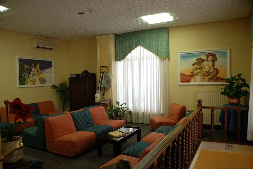 Фото Hotel Iris Crillon