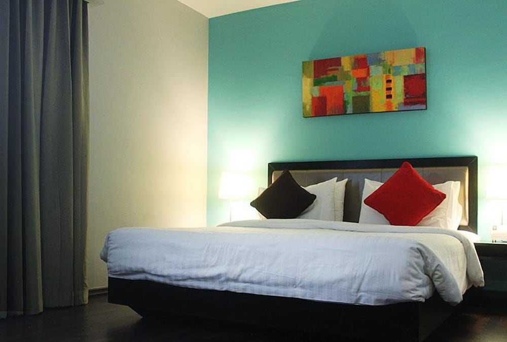 Фото The Brunei Hotel