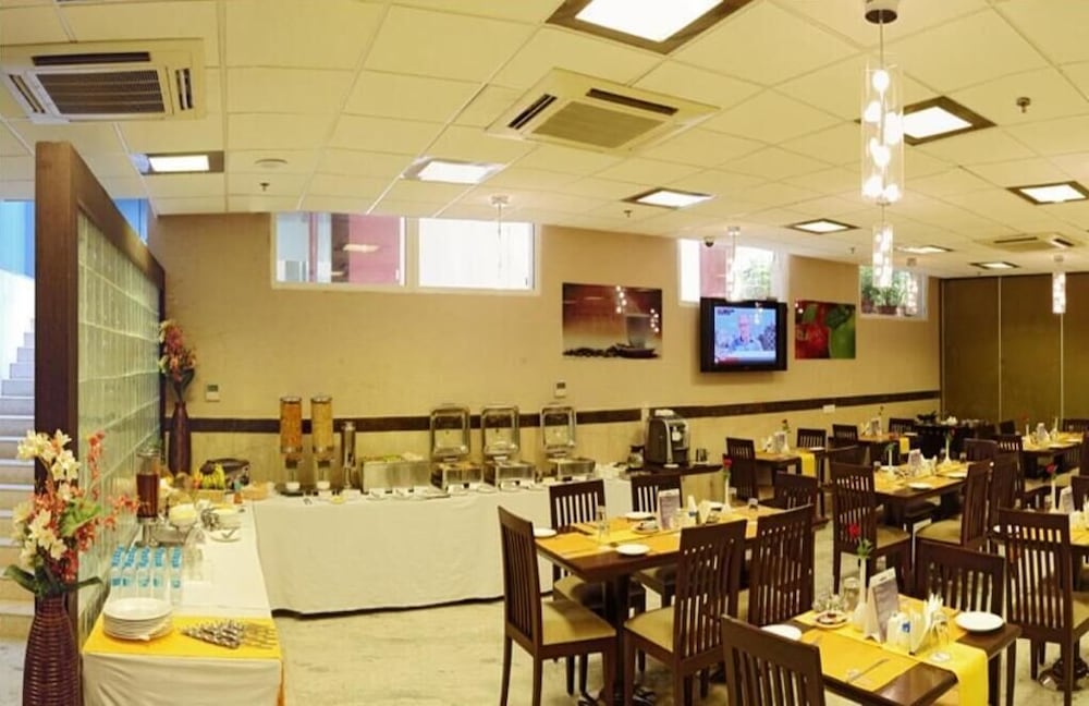 Фото Iris Park Hotel