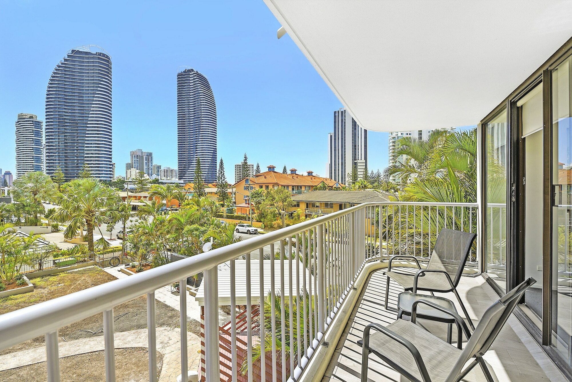 Фото Broadbeach Travel Inn Apartments