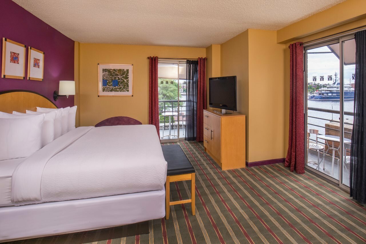 Фото Pier 5 Hotel Baltimore, Curio Collection by Hilton