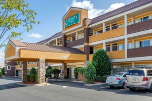 Гостиница Quality Inn Airport South
