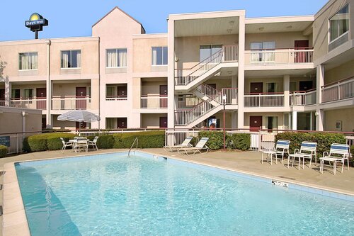 Внешний вид отеля Medicine Hat Lodge в Медисин-Хате, фото 3