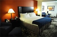 Фото Holiday Inn Express & Suites Greenfield, an Ihg Hotel