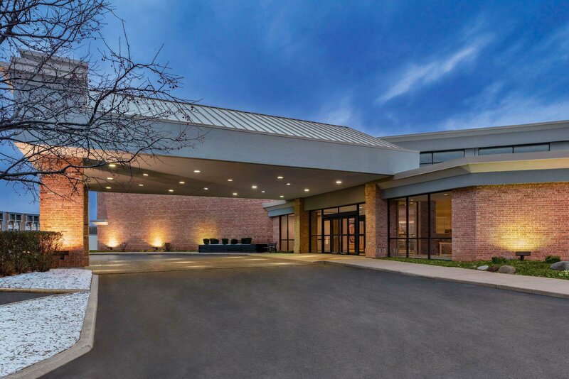 Гостиница Hotel Milwaukee Airport в Милуоки