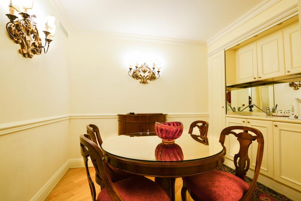 Фото Torre dell'Orologio Suites