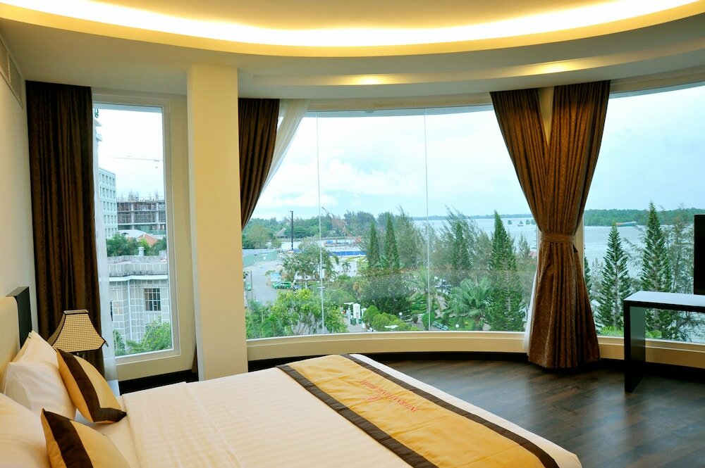 Фото International Hotel