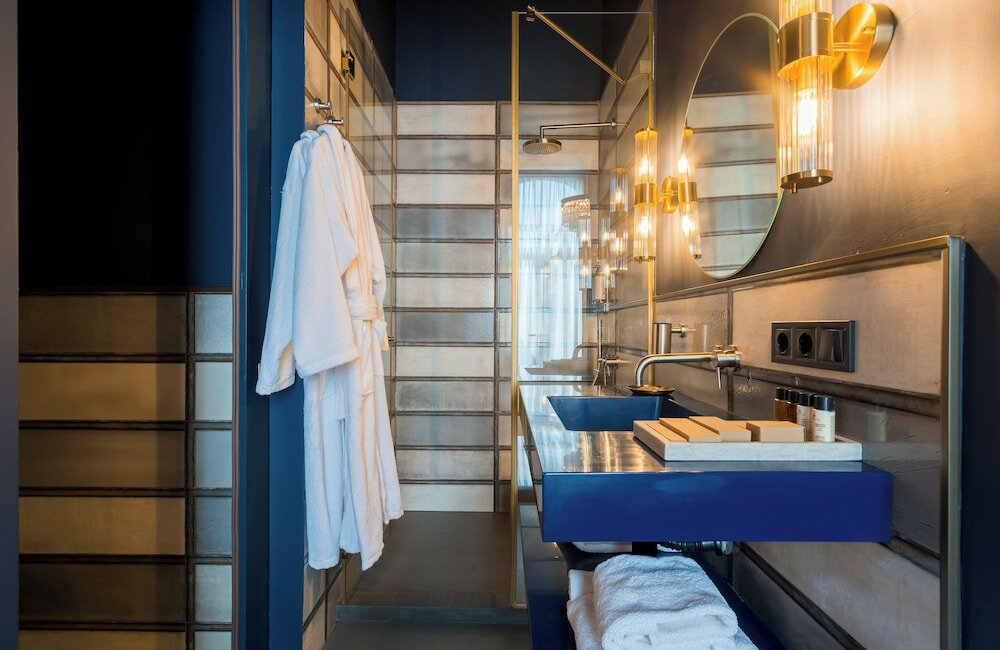 Фото Zorba & Bond hotel on the 8th