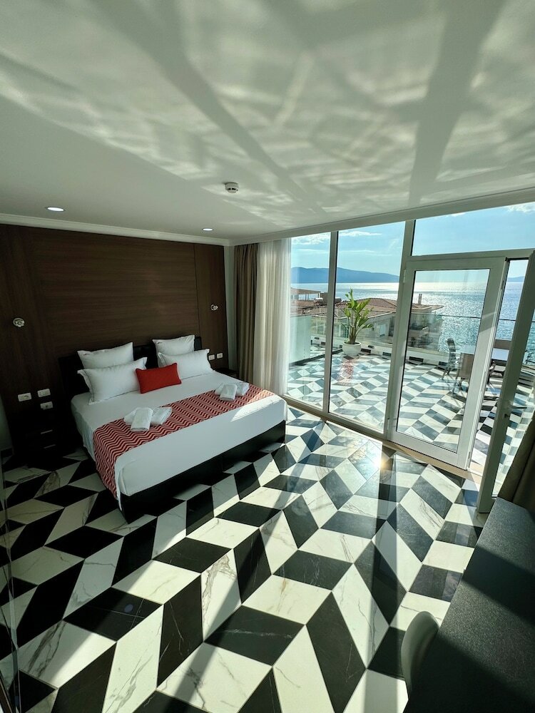 Фото Hotel Britania