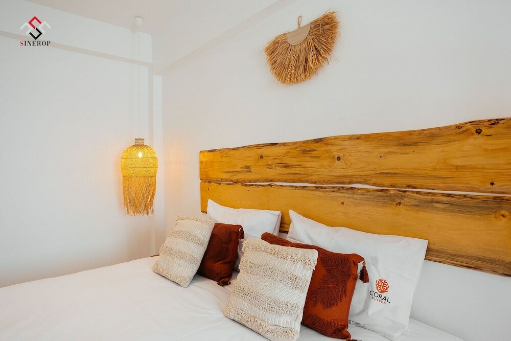 Фото Coral Botique Suites