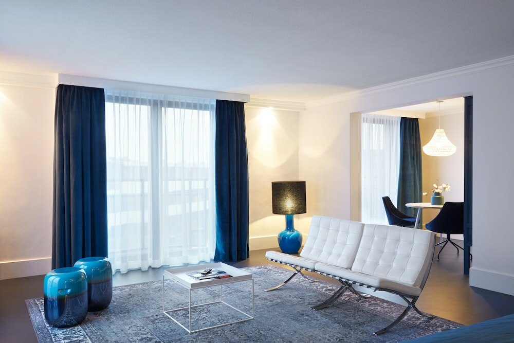 Фото Theaterhotel De Oranjerie