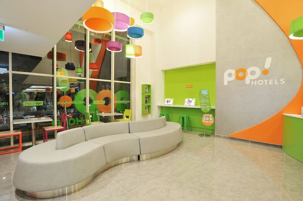 Фото Pop! Hotel Diponegoro Surabaya