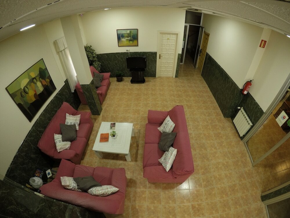 Фото Hostal La Casa de Enfrente