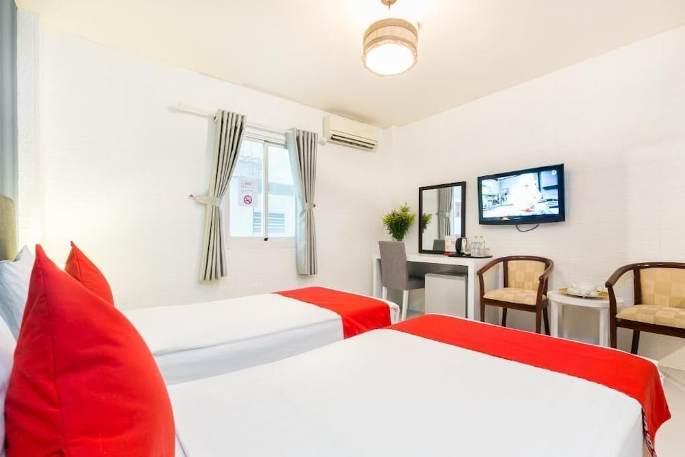 Фото Holiday Hotel