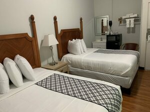 Гостиница Warfield Hotel