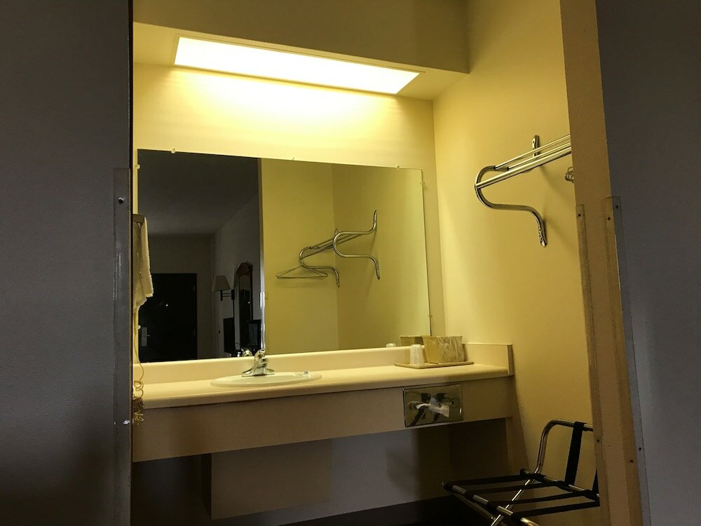 Фото Rocky Creek Inn