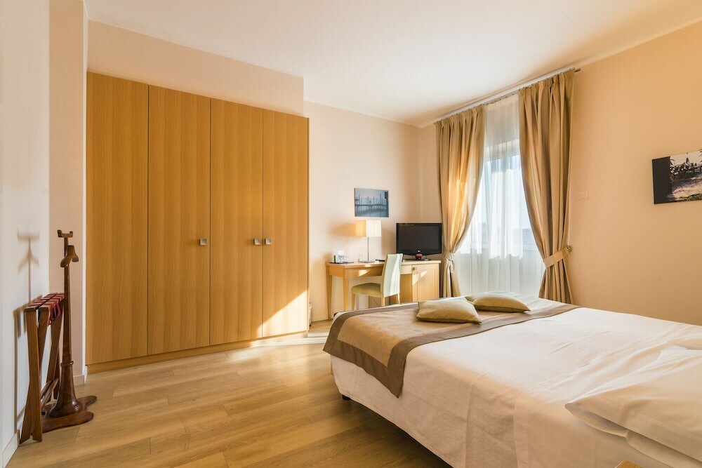 Фото Hotel Sirmione e Promessi Sposi