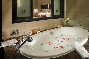 Гостиница Dong Fang Hotel 