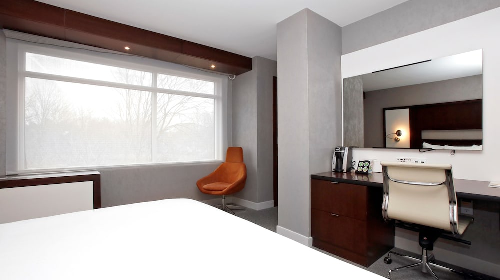 Фото J House Greenwich