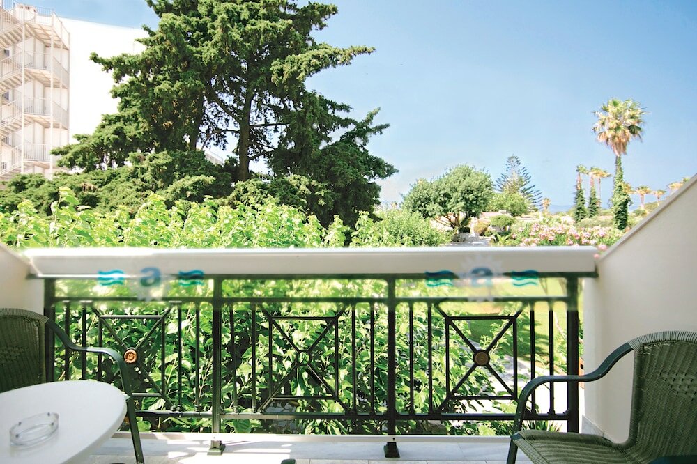 Фото Atlantis Hotel