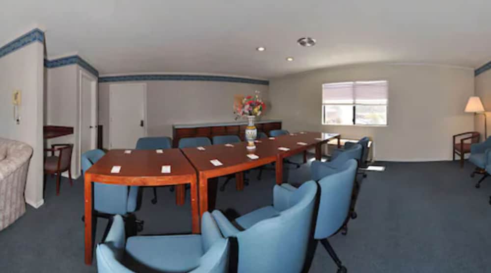 Фото Econo Lodge Castro Valley I-580