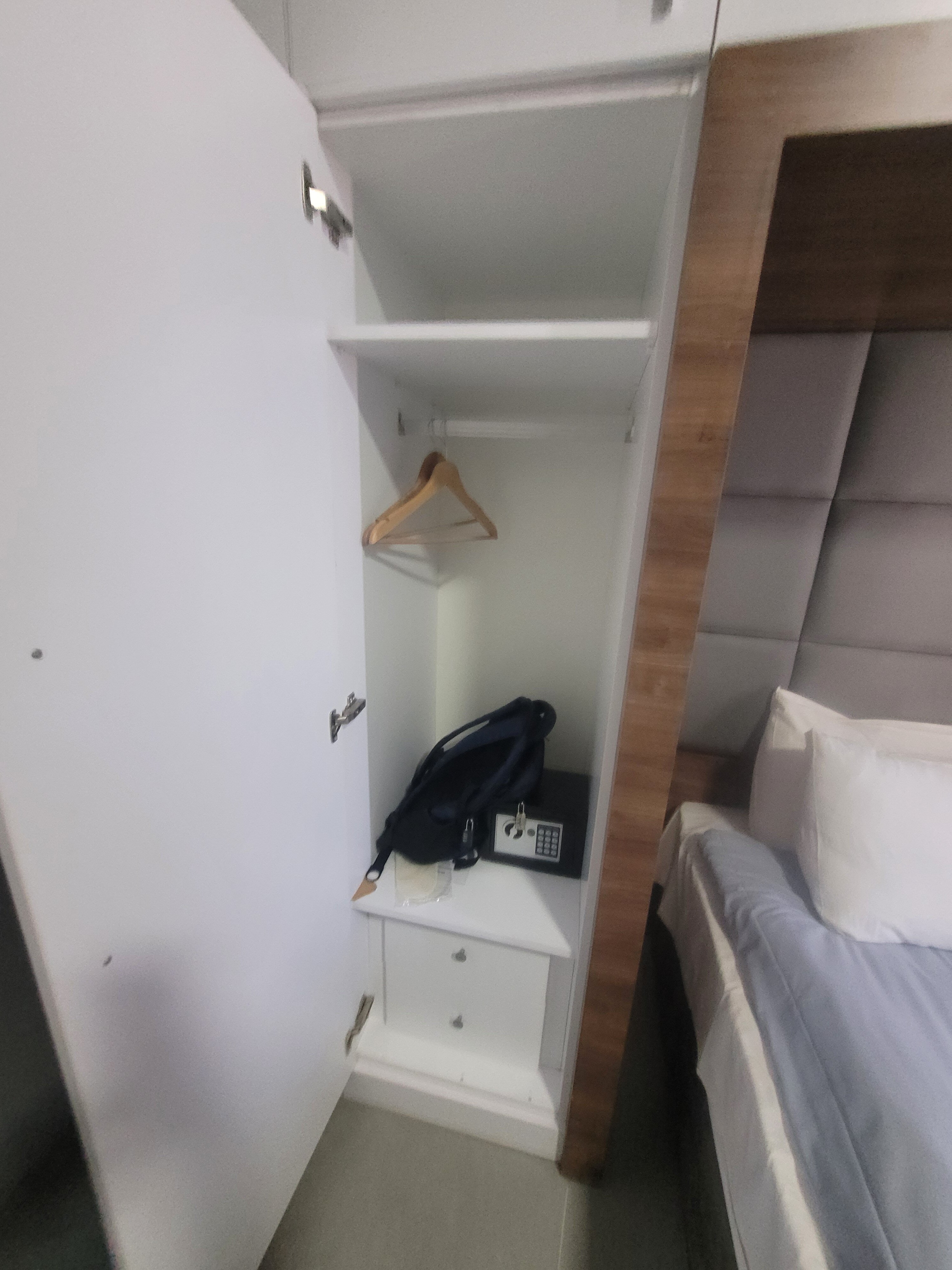 Фото Novel Centre Point Hotel