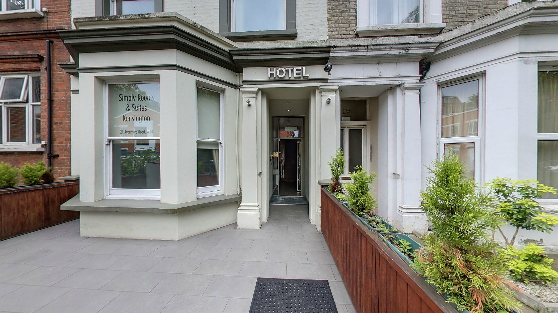 Фото Simply Rooms & Suites