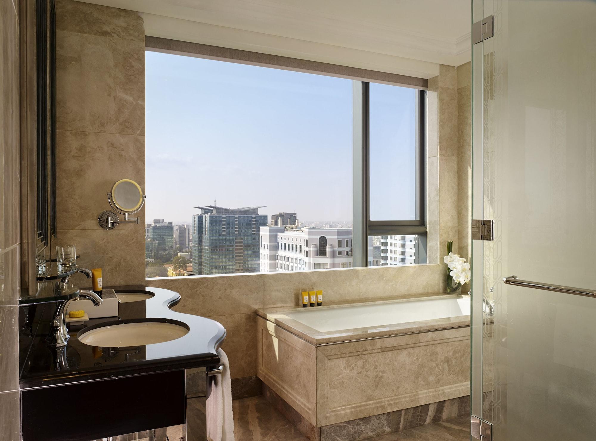 Фото The Reverie Saigon Residential Suites