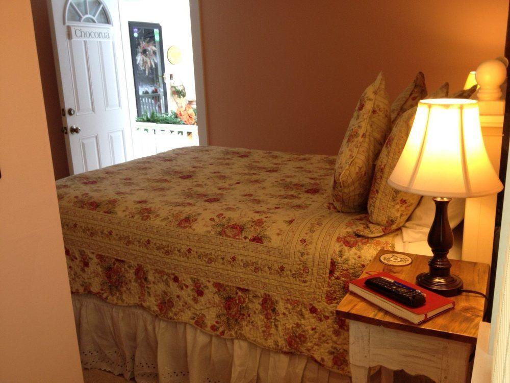 Фото The Ballard House Inn