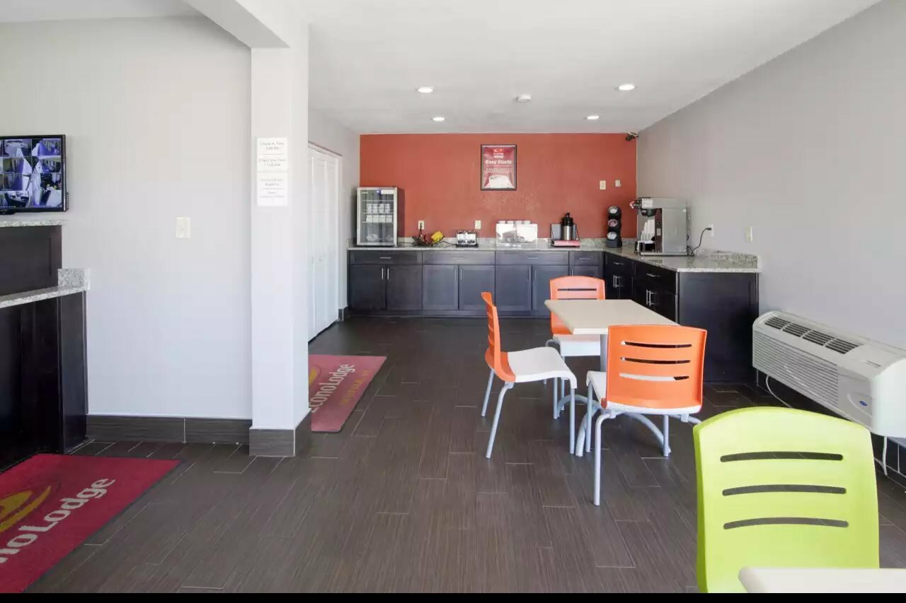 Фото Econo Lodge Airport