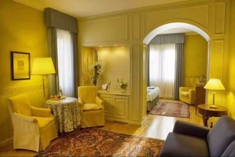 Фото Hotel Regina Adelaide