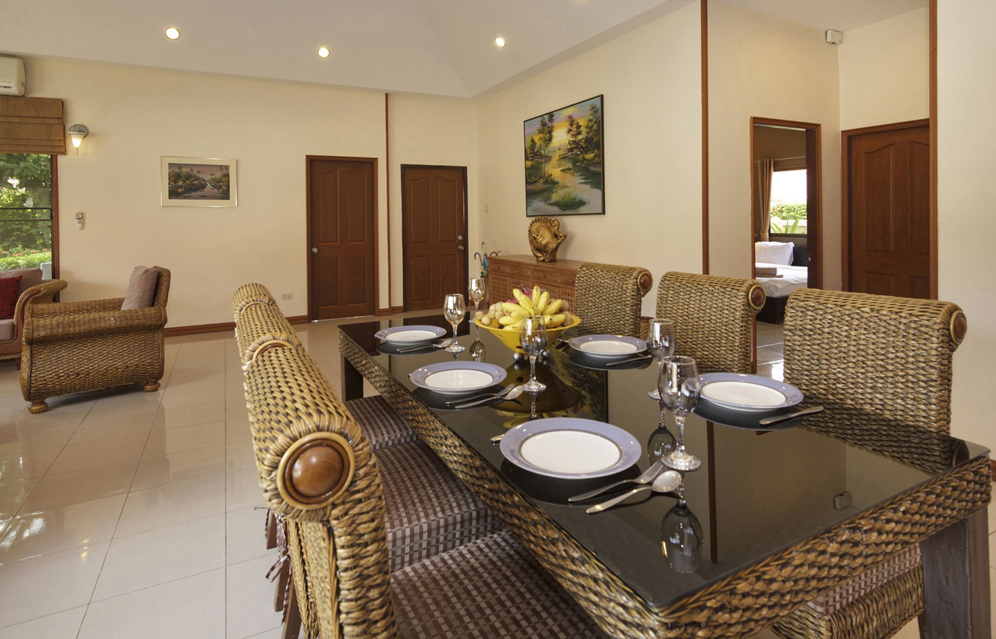 Фото Pattaya Hill, Near the City and Beach