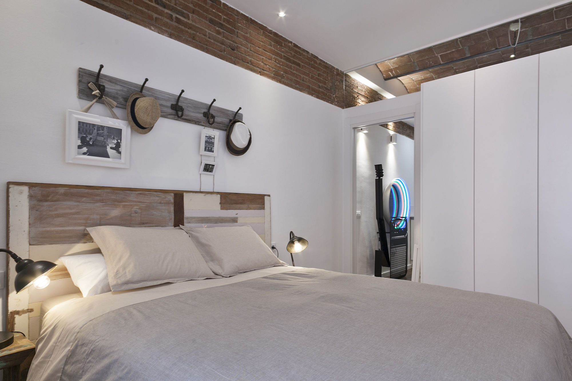 Фото Charming Parallel