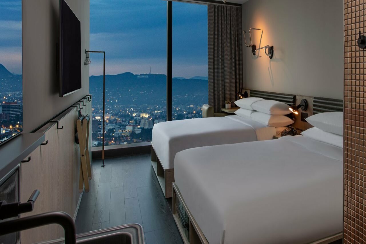 Фото Moxy Downtown Los Angeles