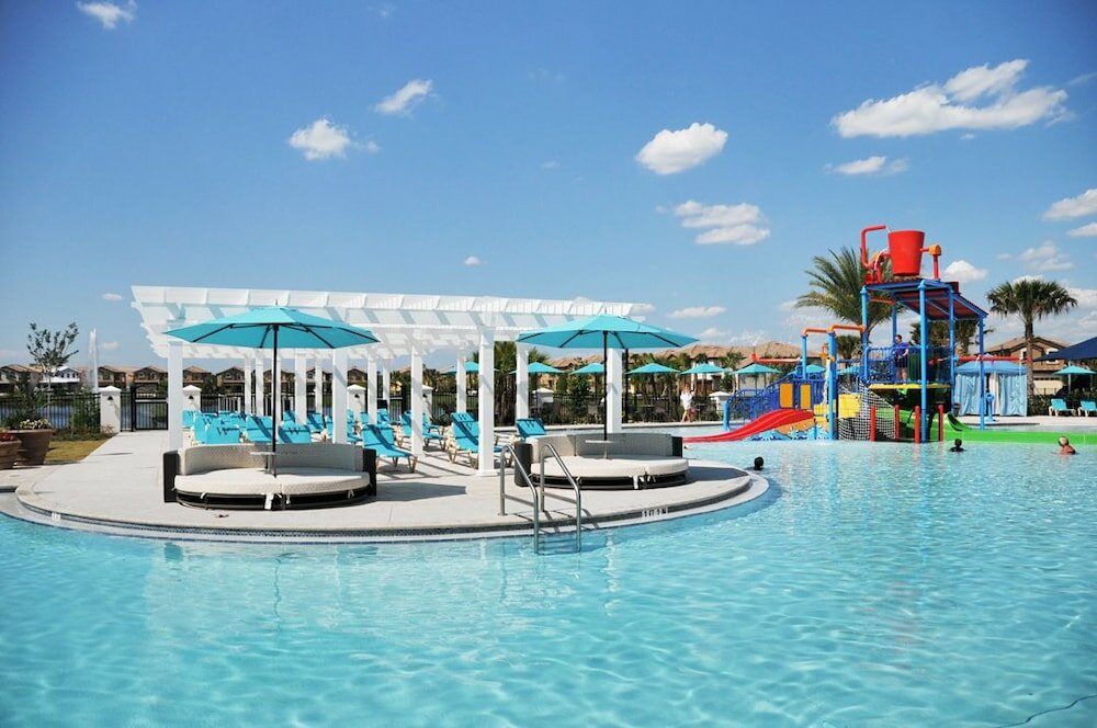 Фото Windsor At Westside № 8 - 8 Bed 6 Baths Villa