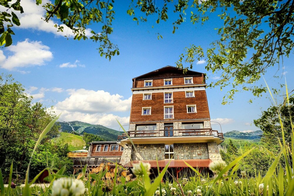 Фото отеля 2