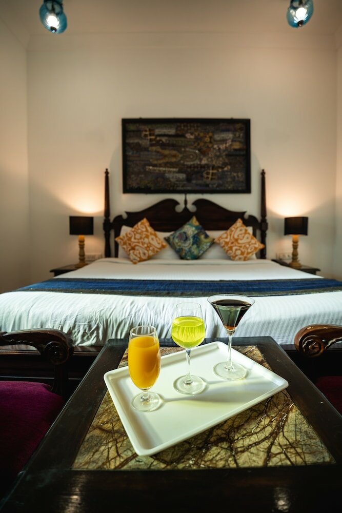 Фото The Golden House