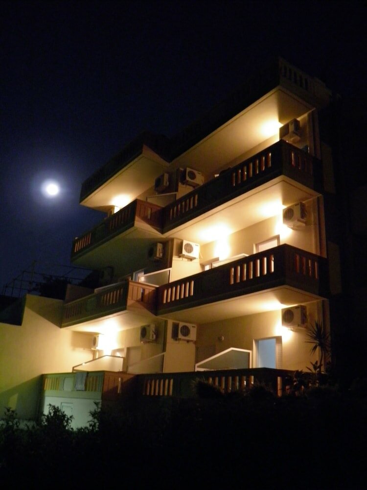 Фото Christi Apartments