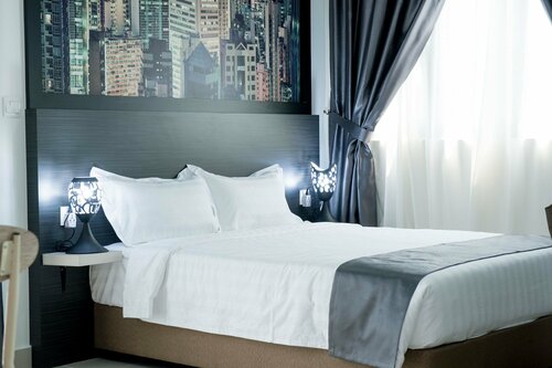 Гостиница Ezzyhome Medini