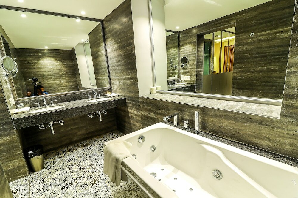 Фото Hotel Piccadily Raipur