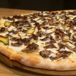Мон БатонЪ (Vorovskogo Street, 3/3), pizzería