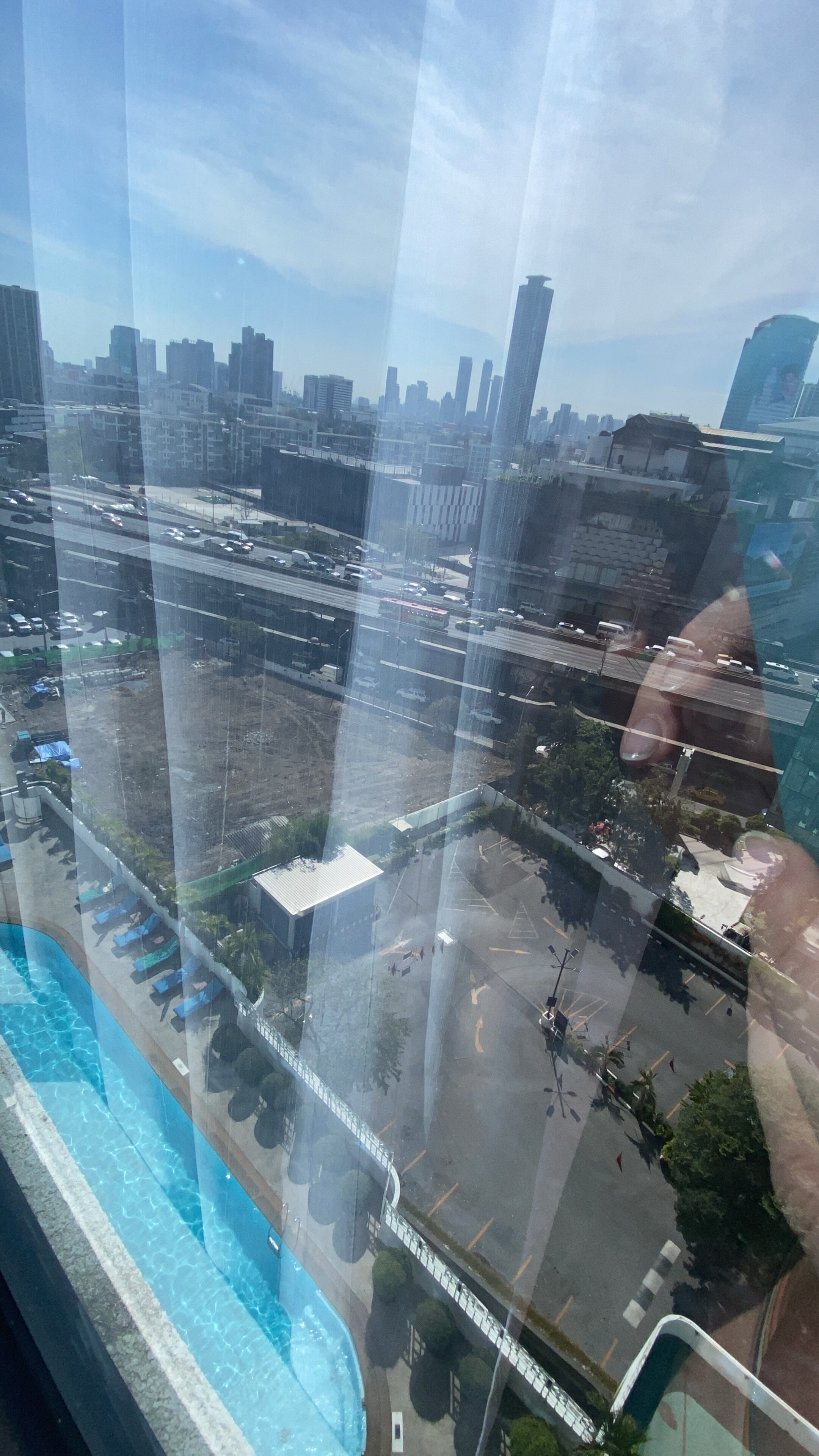 Фото Golden Tulip Sovereign Hotel