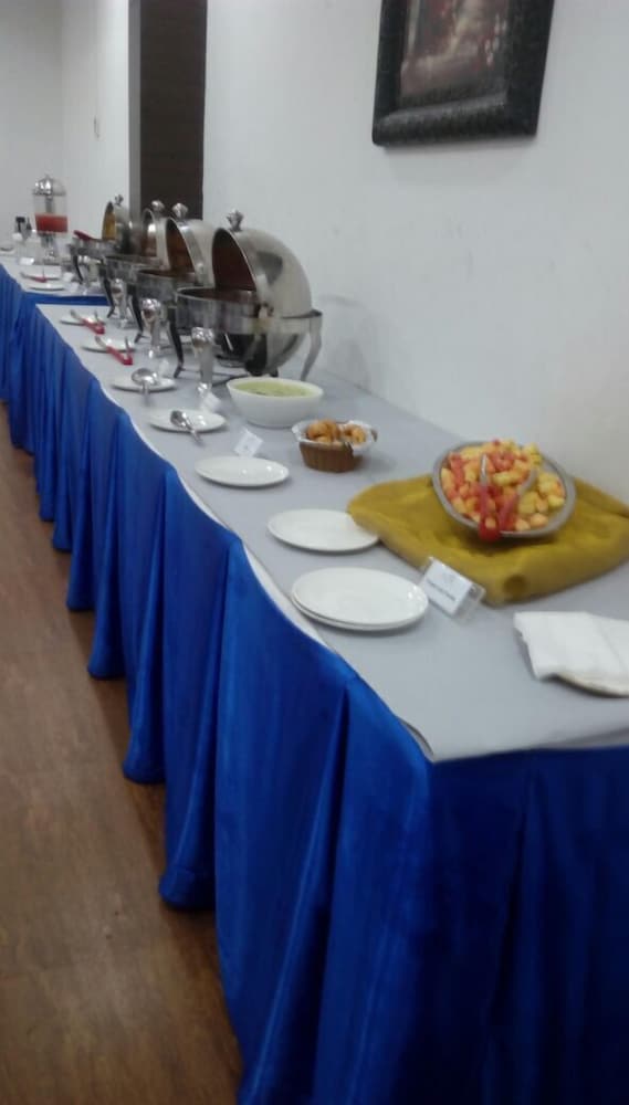 Фото Landmark Pallavaa Beach Resort