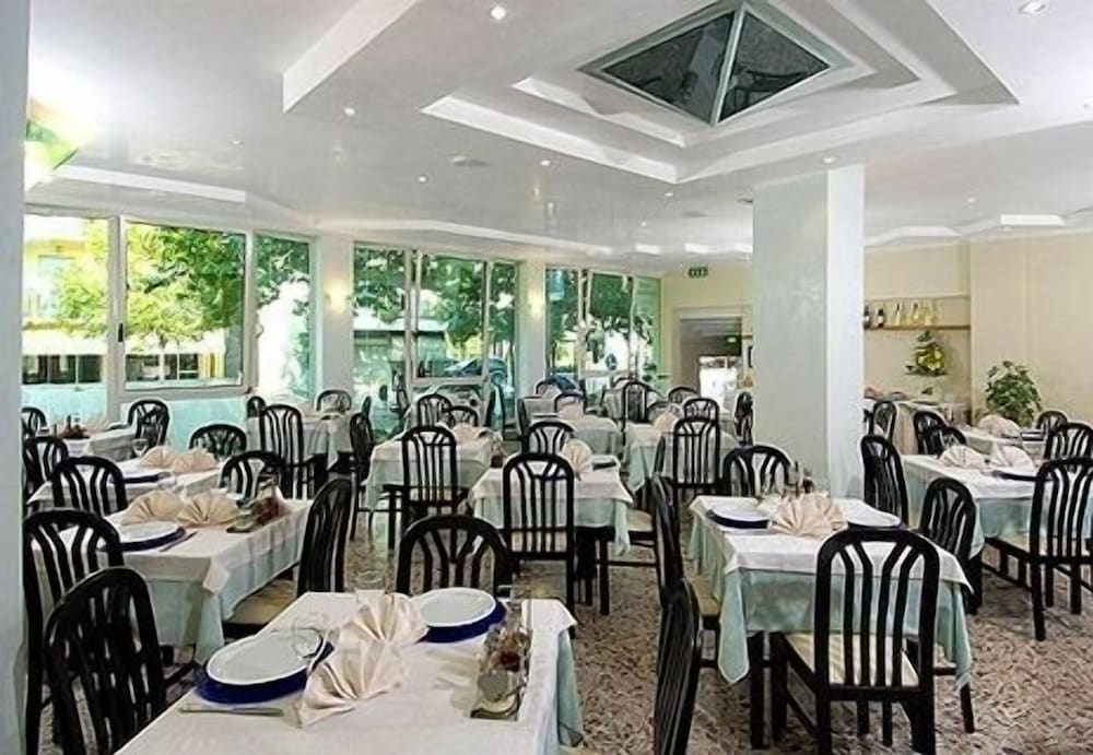 Фото Hotel Muccioli