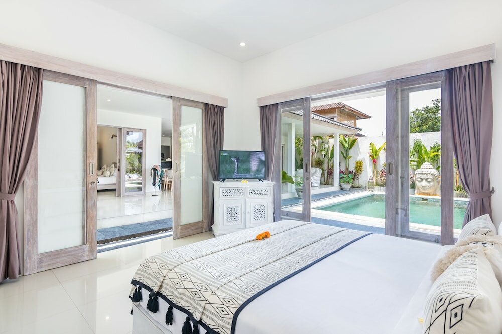 Фото Seminyak White Design Villa