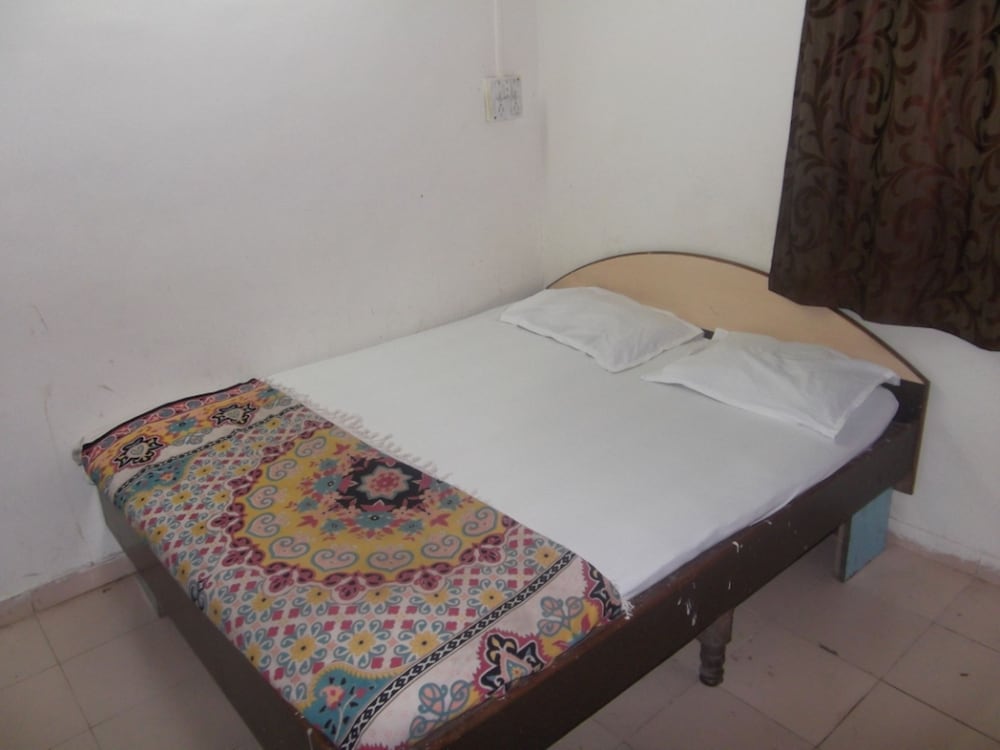 Фото Samruddhi and Shree Inn Lodge