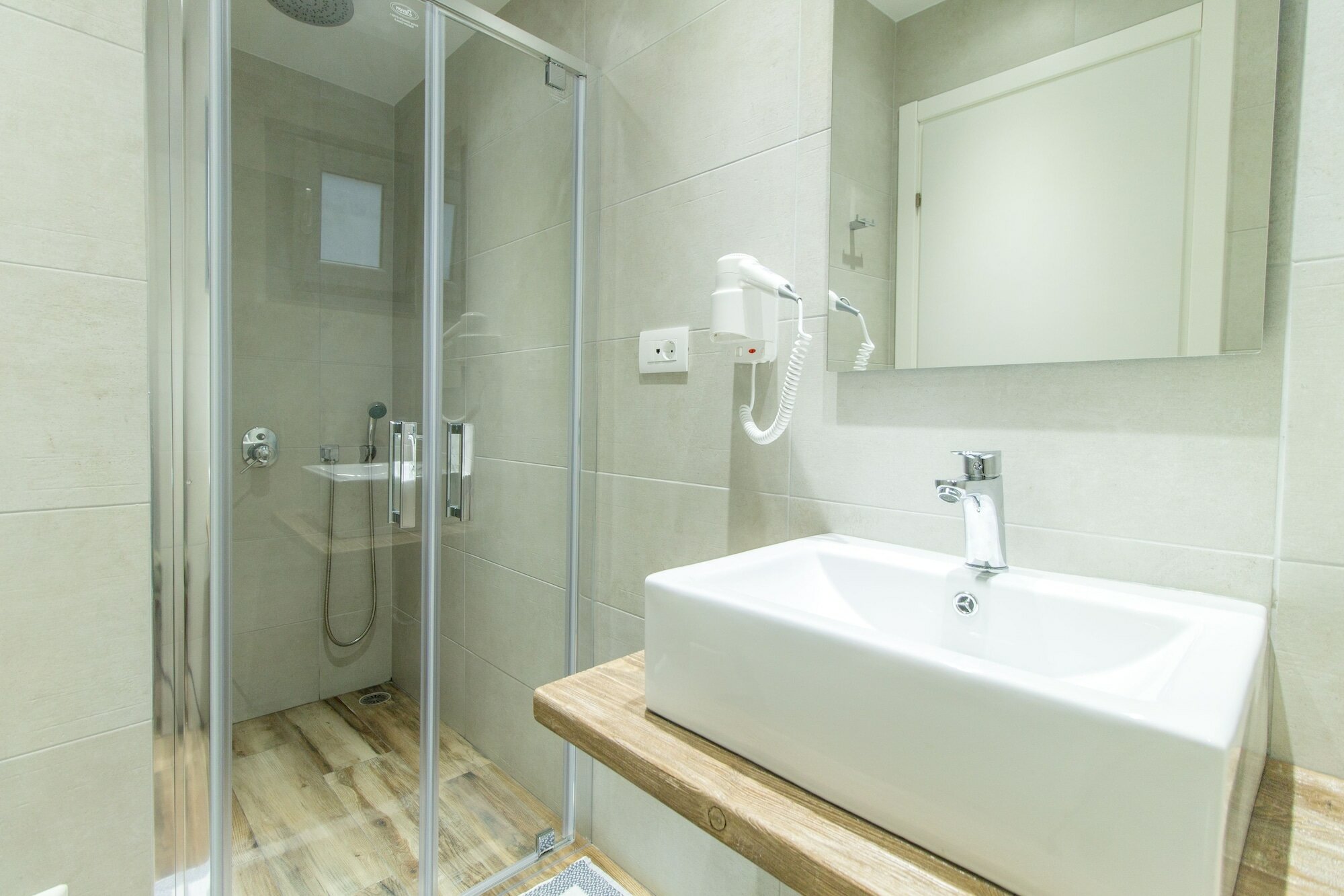 Фото Margaret of Naxos