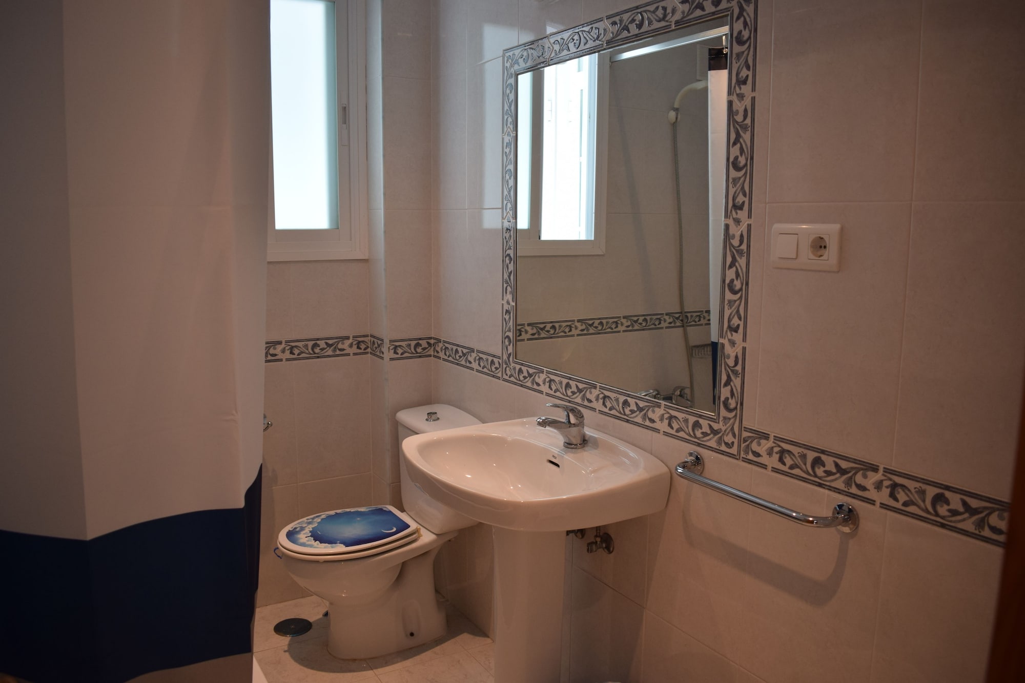 Фото Apartamentos El Jardin