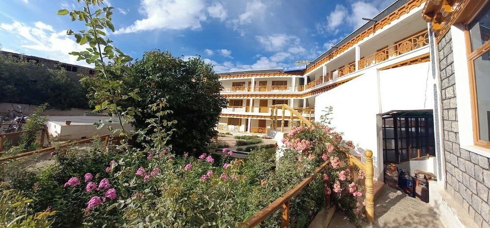 Фото Hotel Abu Palace