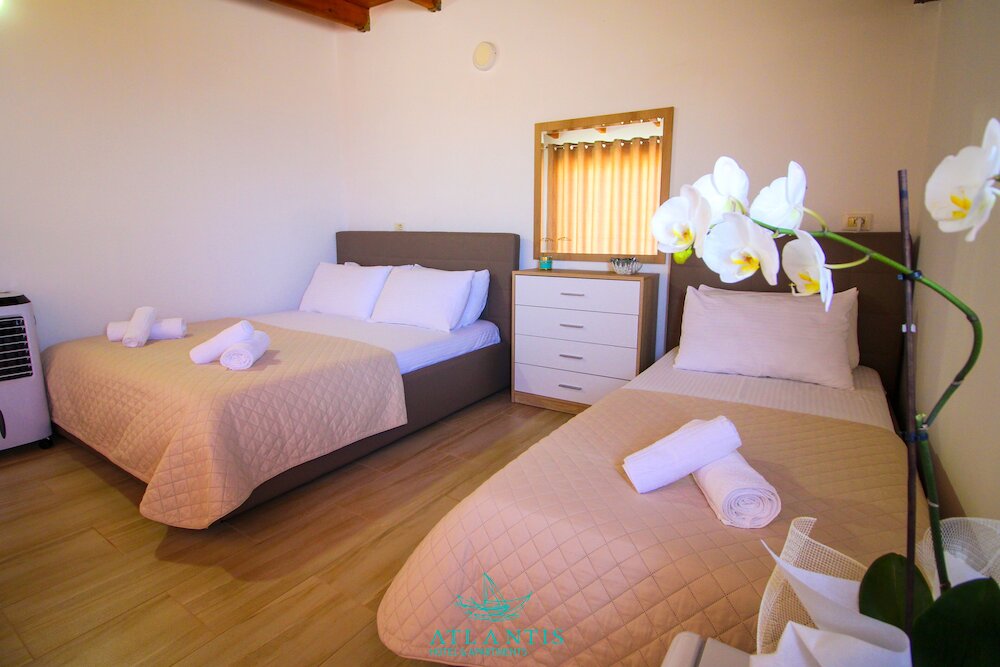 Фото Atlantis Hotel & Apartments